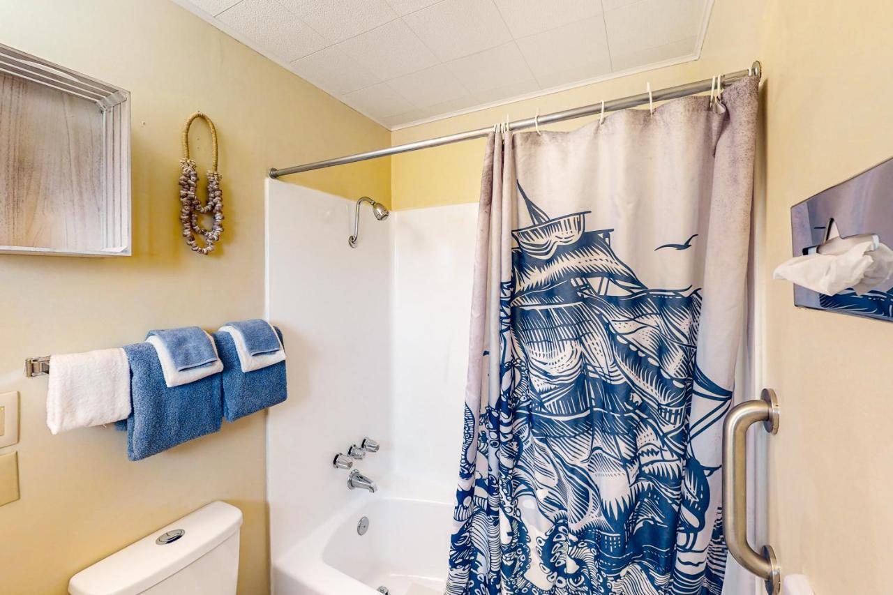 Lamplighter Inn - Tropical Fish Cove And Octopus Encounter Bandon Exterior foto